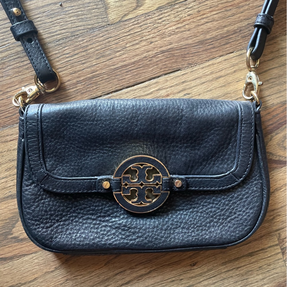 Tory burch leather crossbody bag